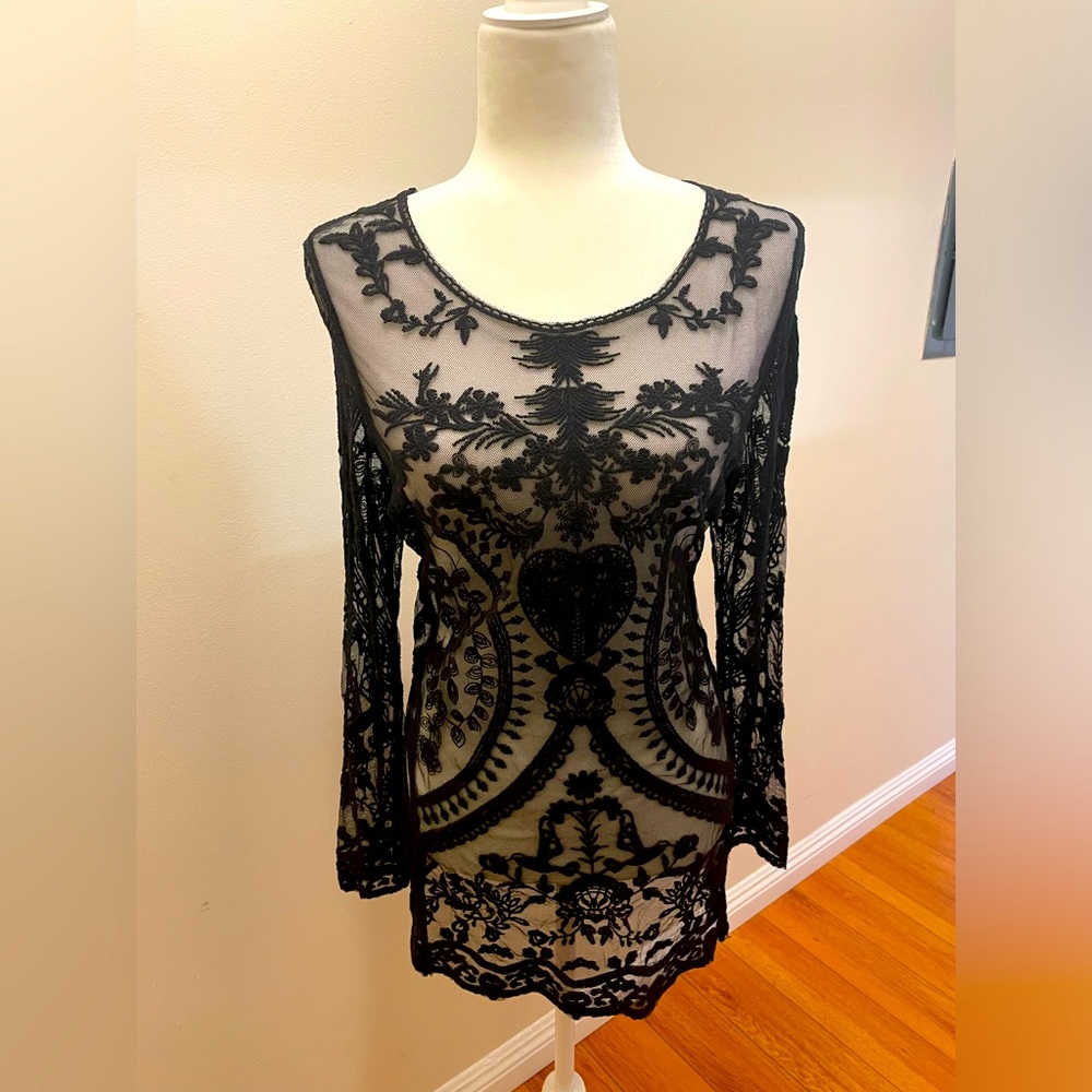 PHASE ONE EMBROIDERED LONG SLEEVE LACE TOP